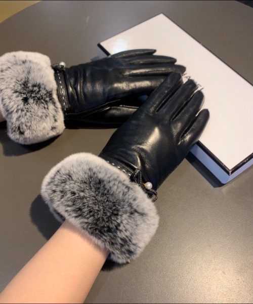 Chanel Gloves In Black