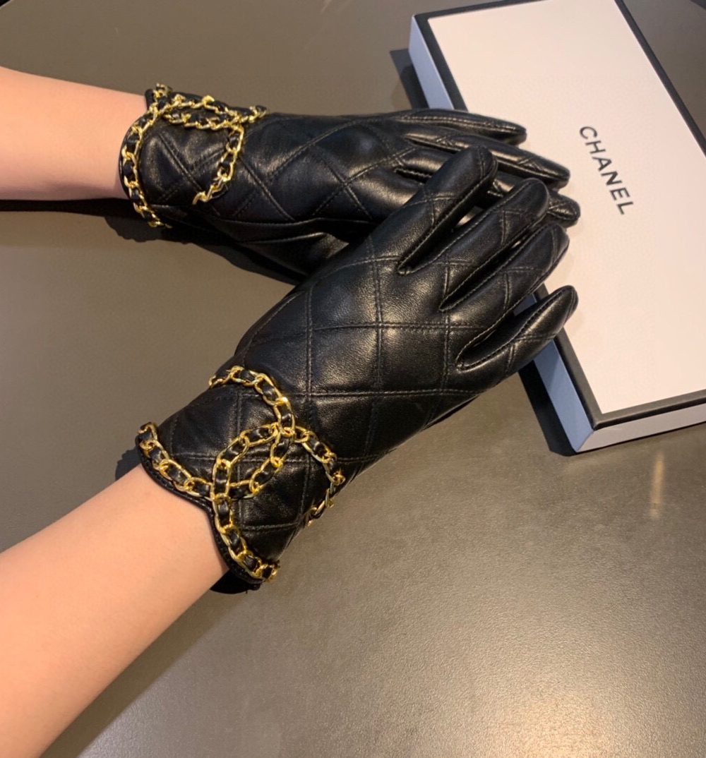 Chanel Gloves In Black