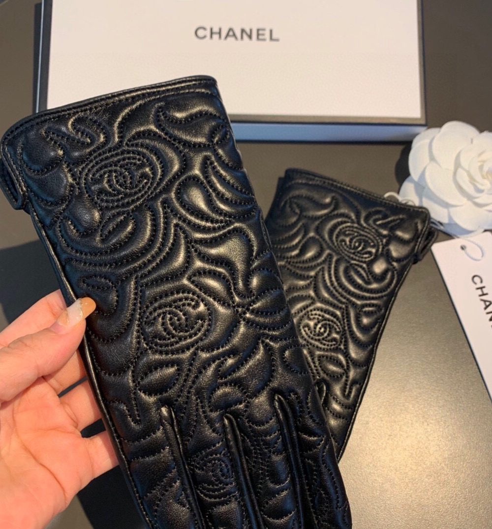 Chanel Gloves In Black