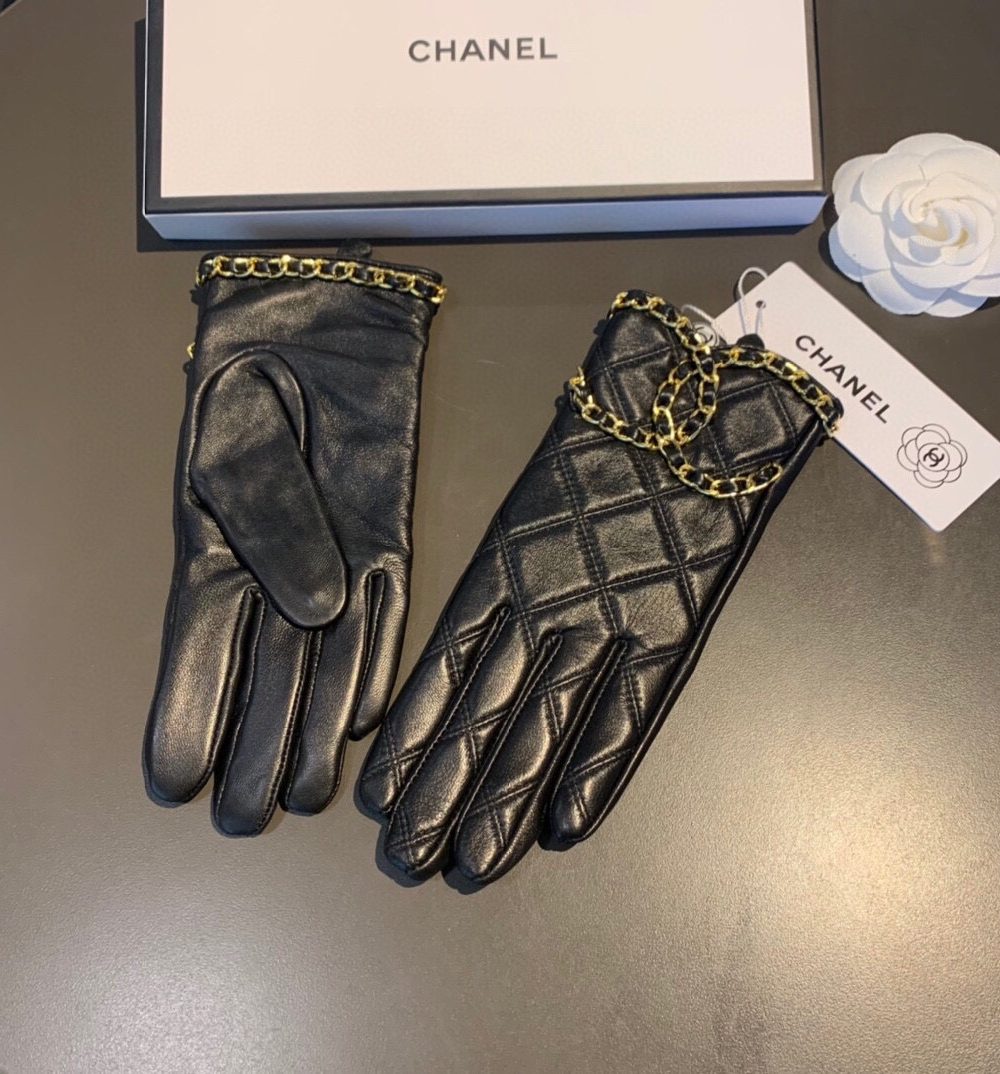Chanel Gloves In Black