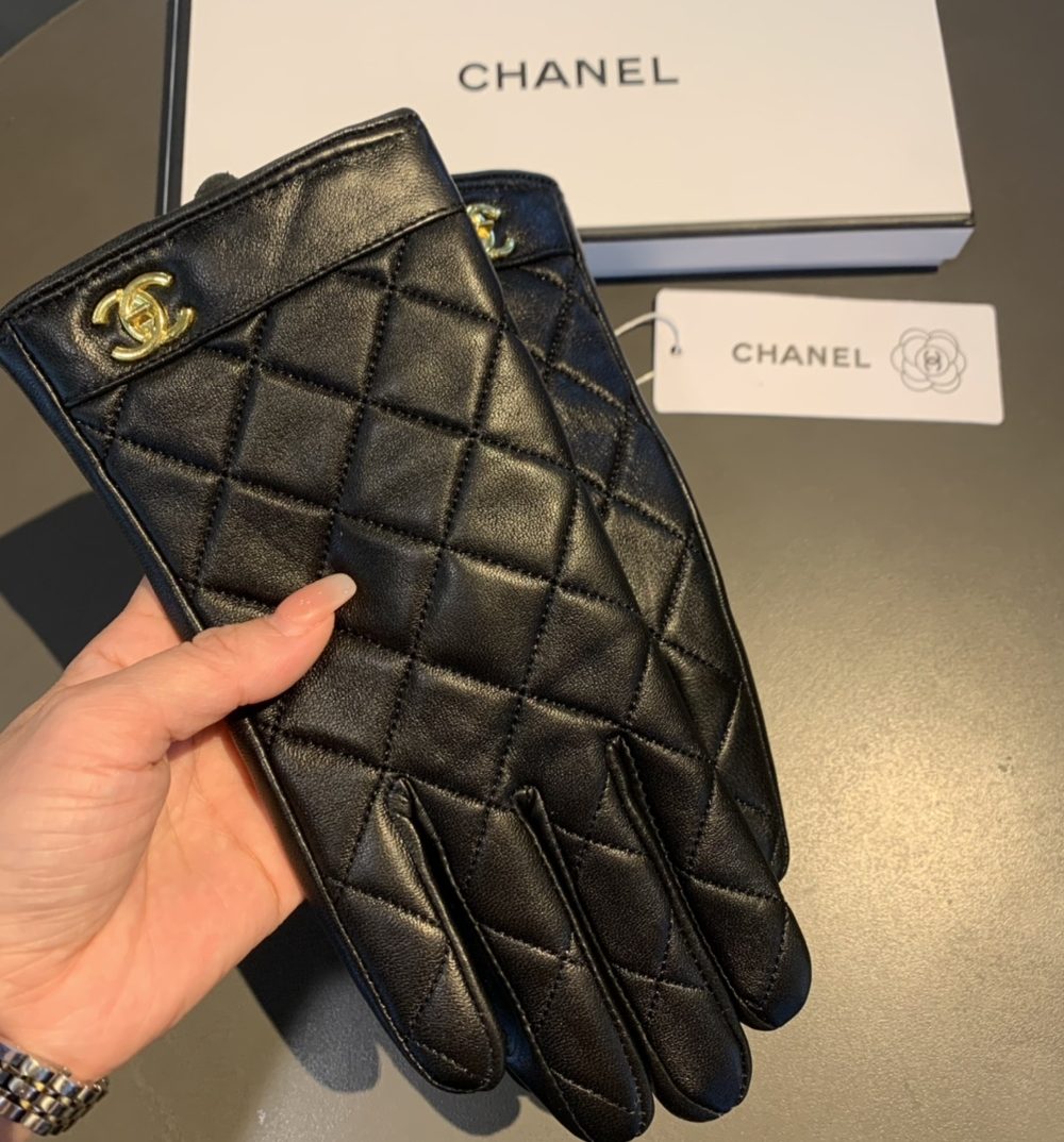 Chanel Gloves In Black