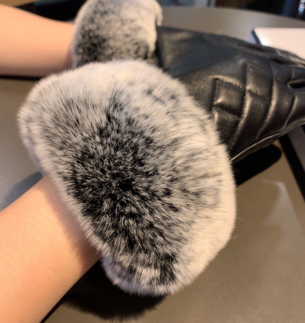 Chanel Gloves In Black