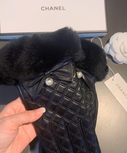 Chanel Gloves In Black