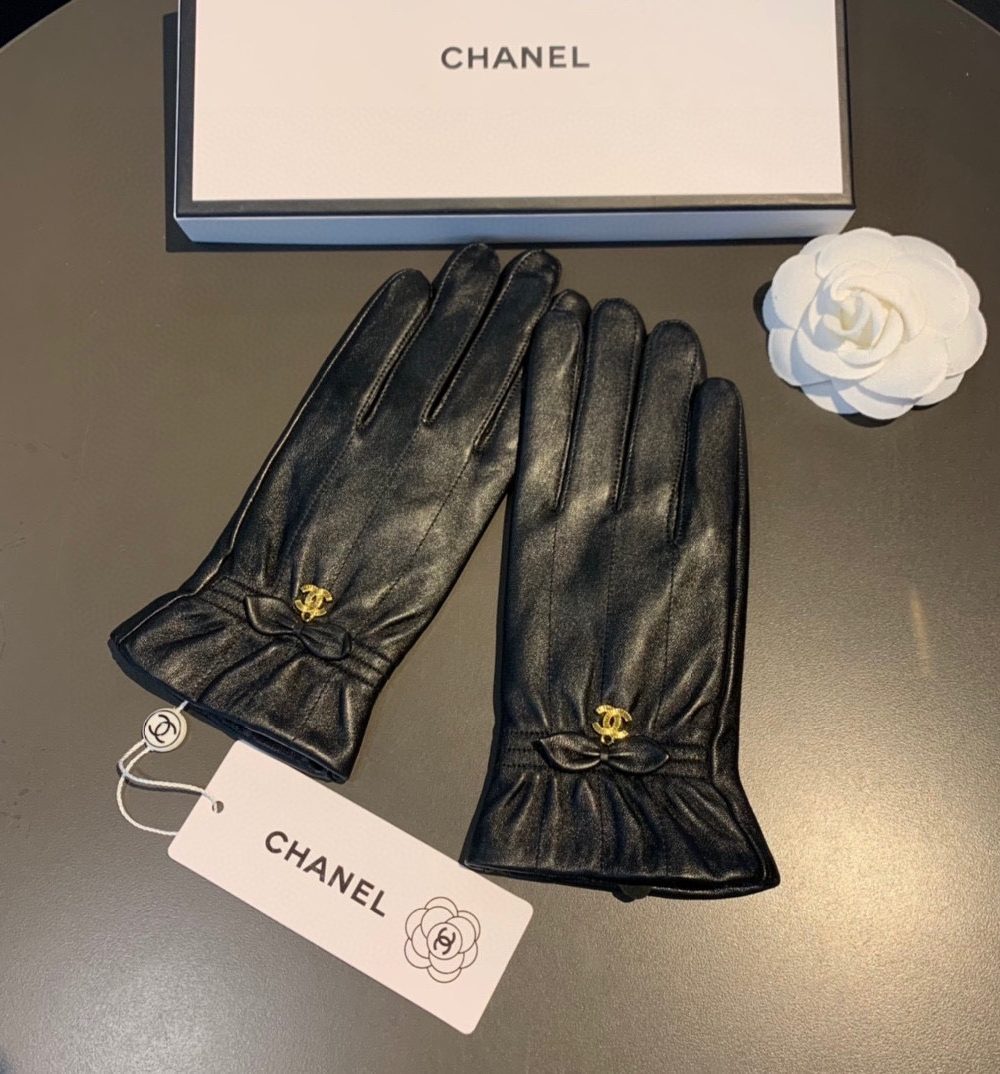 Chanel Gloves In Black