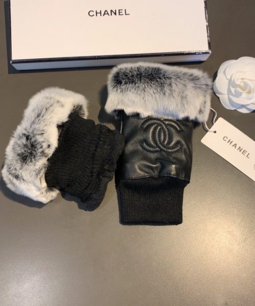 Chanel Gloves In Black