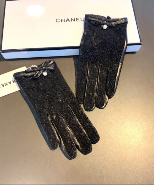 Chanel Gloves In Black
