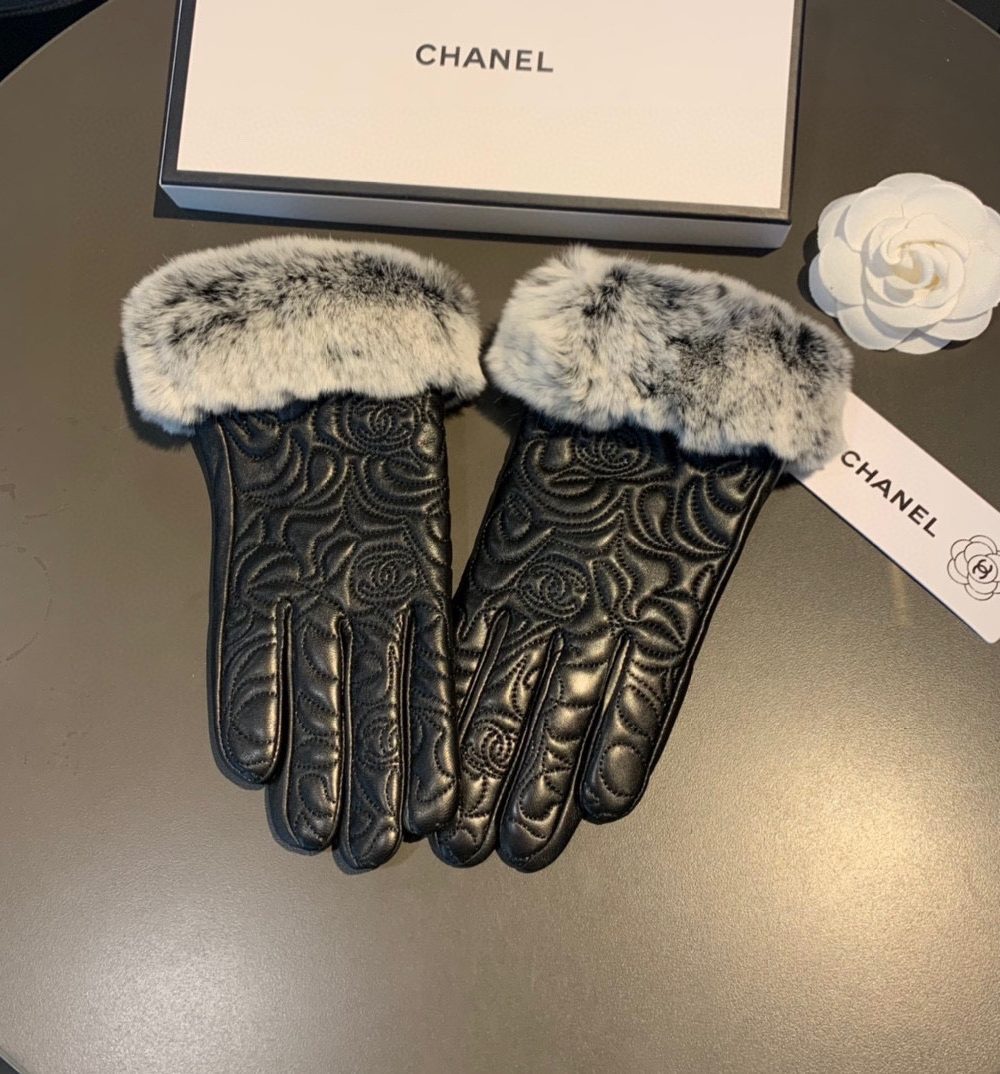 Chanel Gloves In Black