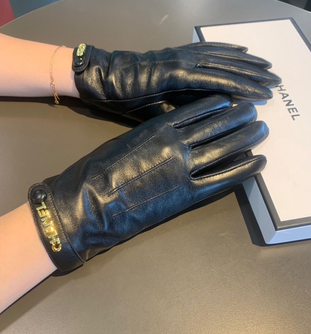Chanel Gloves In Black