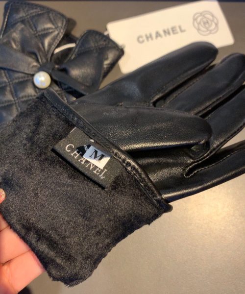 Chanel Gloves In Black