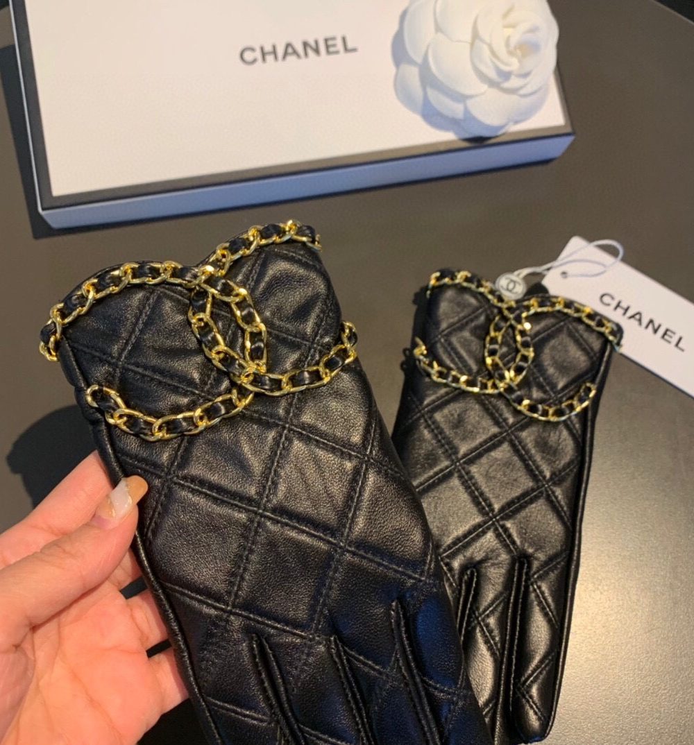 Chanel Gloves In Black