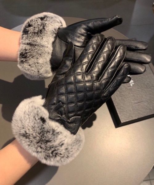 Chanel Gloves In Black