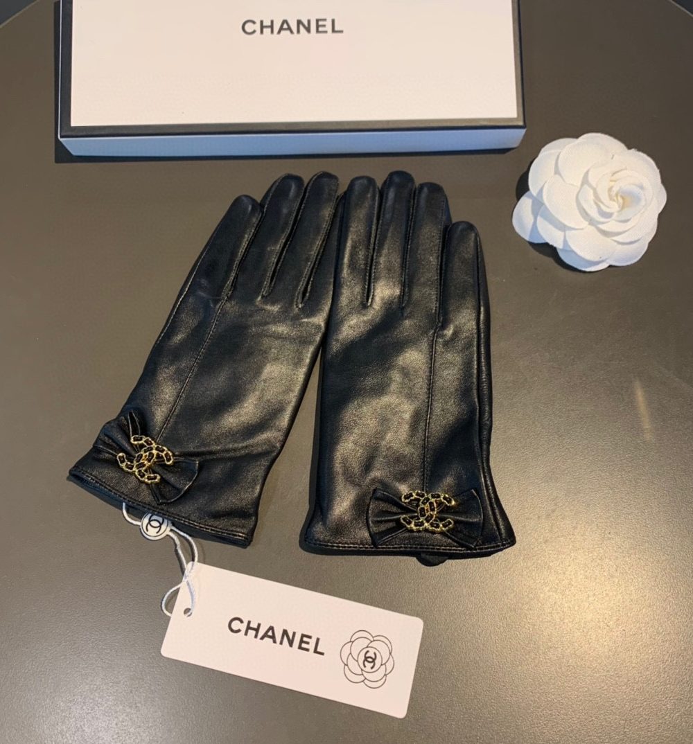 Chanel Gloves In Black