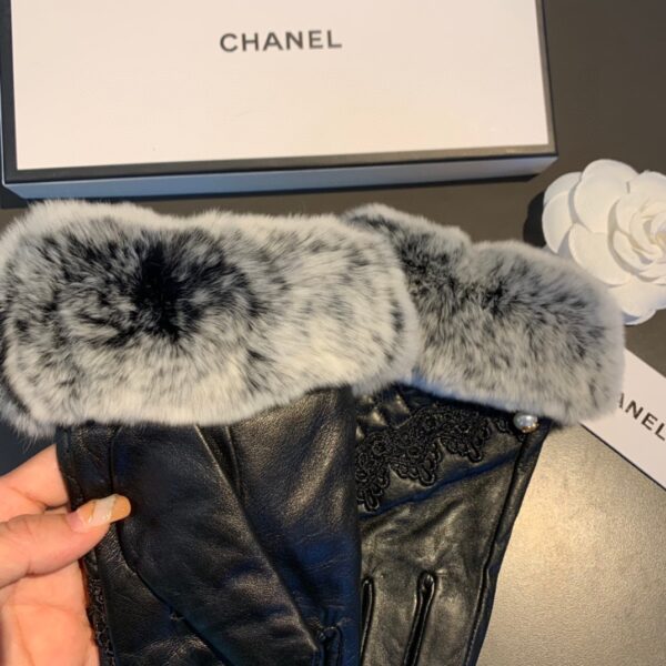 Chanel Gloves In Black