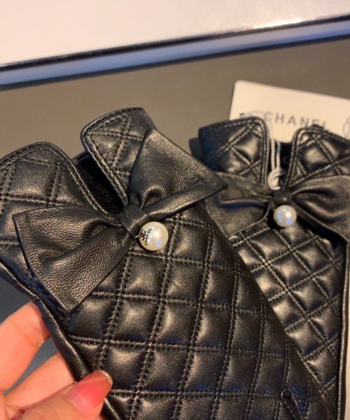 Chanel Gloves In Black
