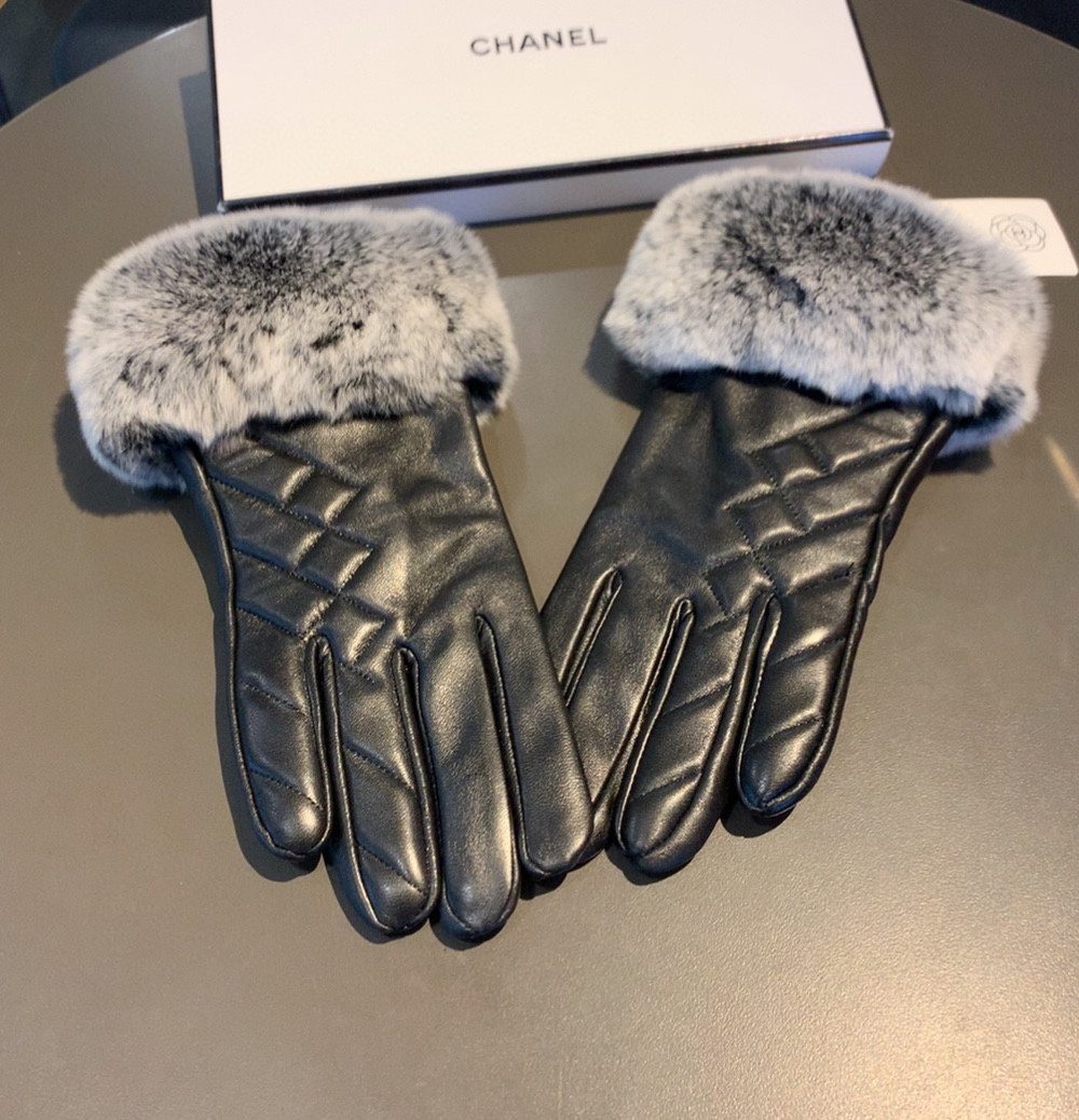 Chanel Gloves In Black