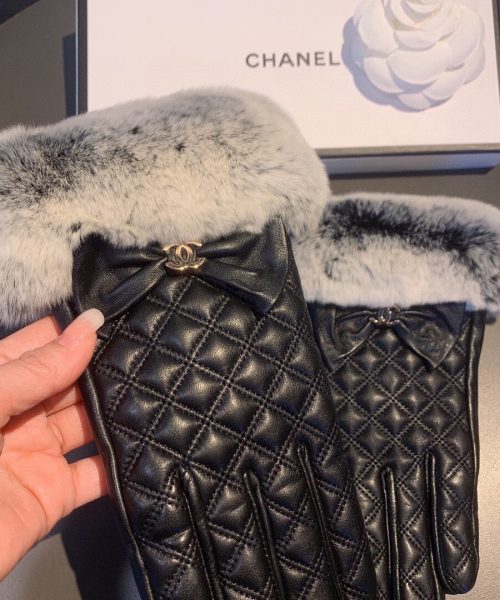 Chanel Gloves In Black