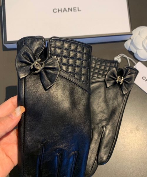 Chanel Gloves In Black