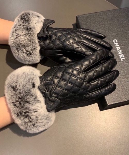 Chanel Gloves In Black
