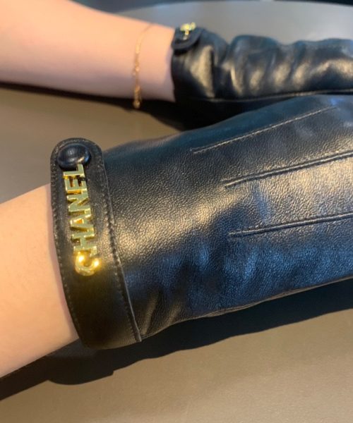 Chanel Gloves In Black