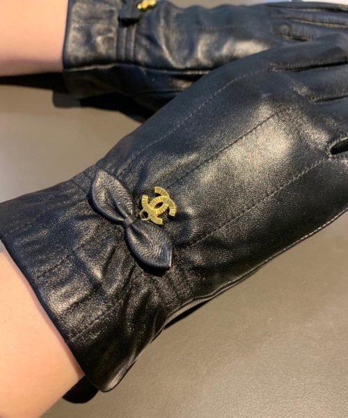 Chanel Gloves In Black