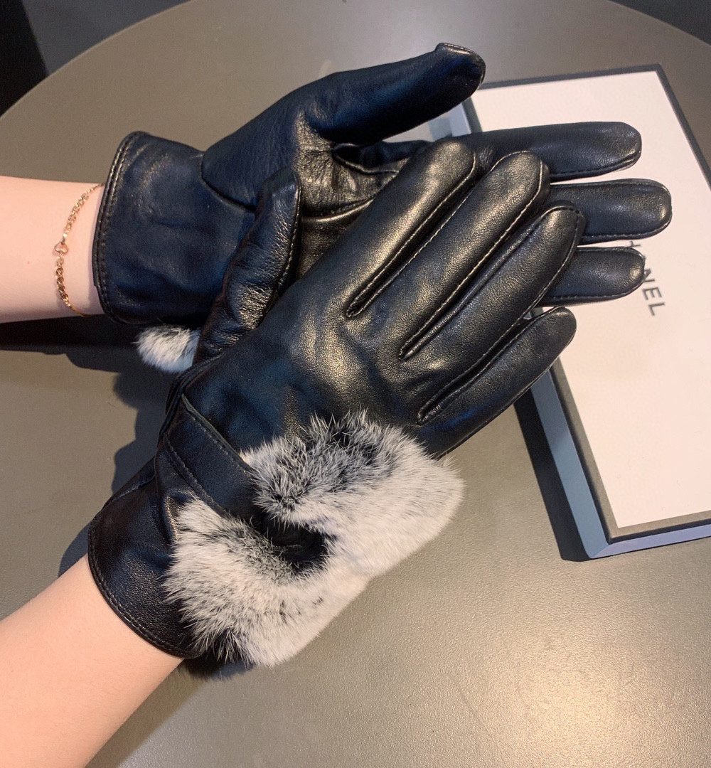 Chanel Gloves In Black
