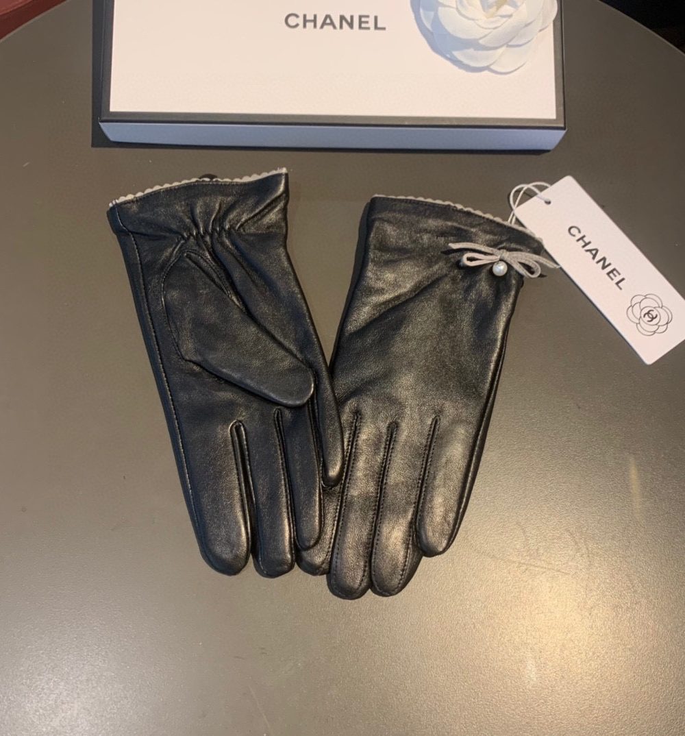 Chanel Gloves In Black