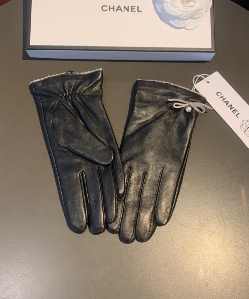 Chanel Gloves In Black