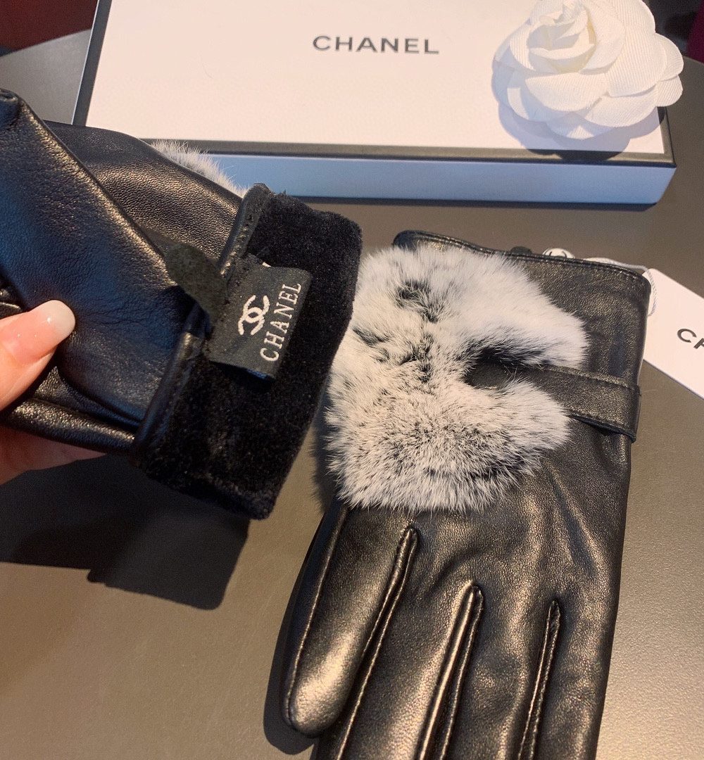 Chanel Gloves In Black
