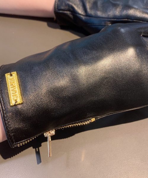 Chanel Gloves In Black