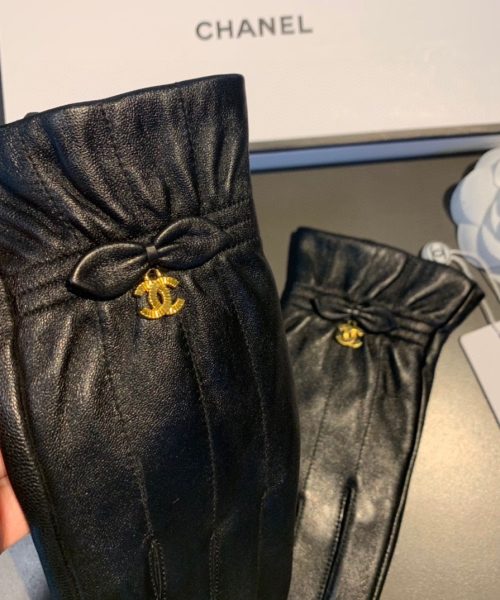 Chanel Gloves In Black
