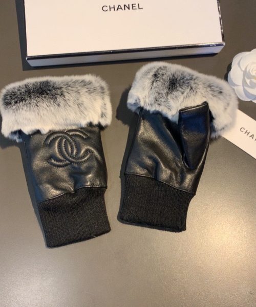 Chanel Gloves In Black