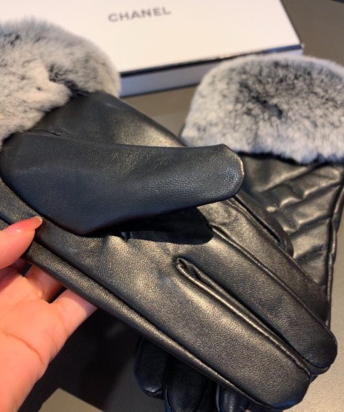 Chanel Gloves In Black