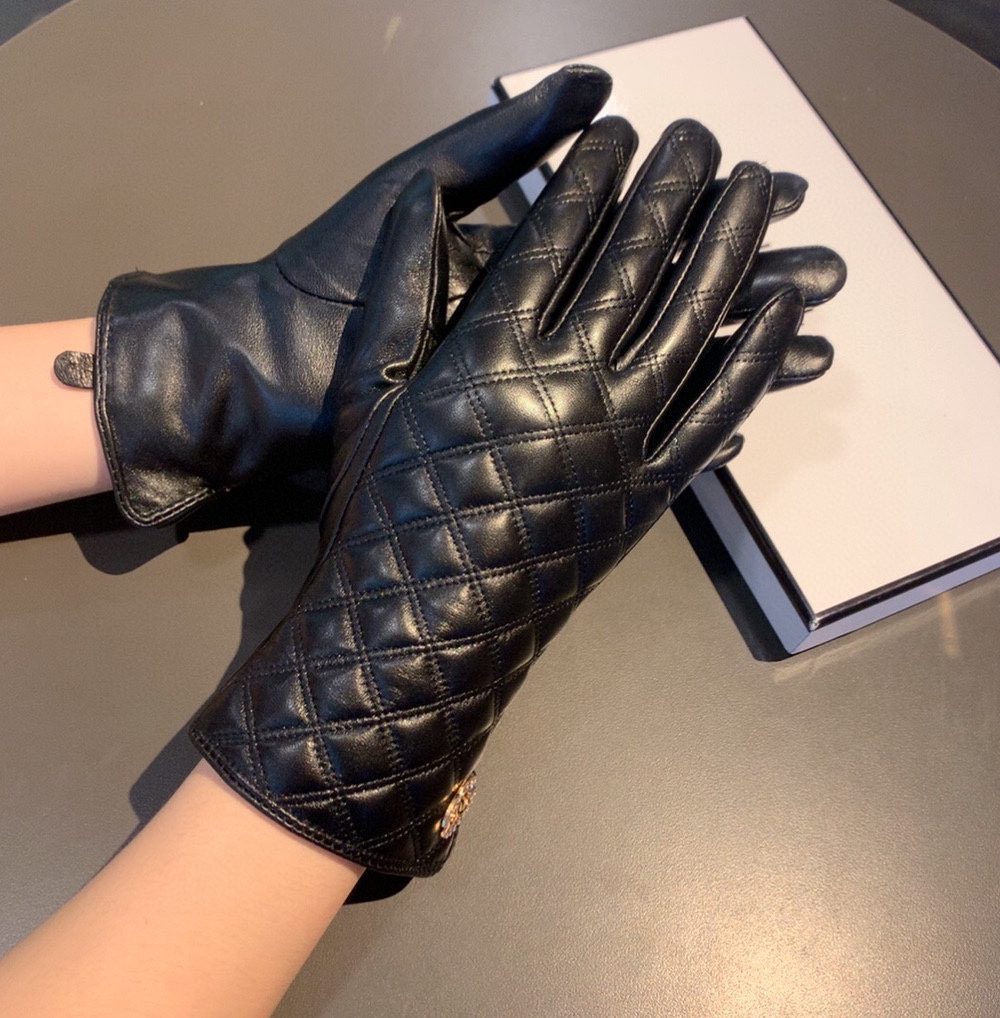 Chanel Gloves In Black