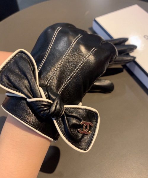 Chanel Gloves In Black