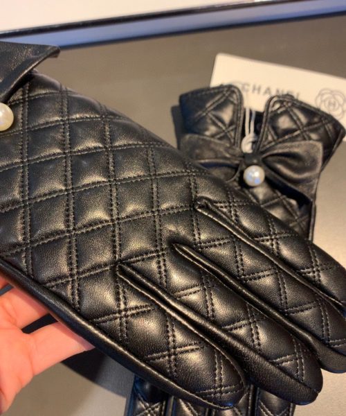 Chanel Gloves In Black