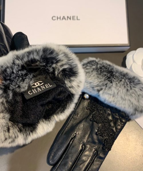 Chanel Gloves In Black