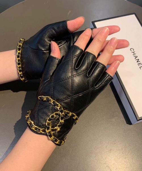 Chanel Gloves In Black