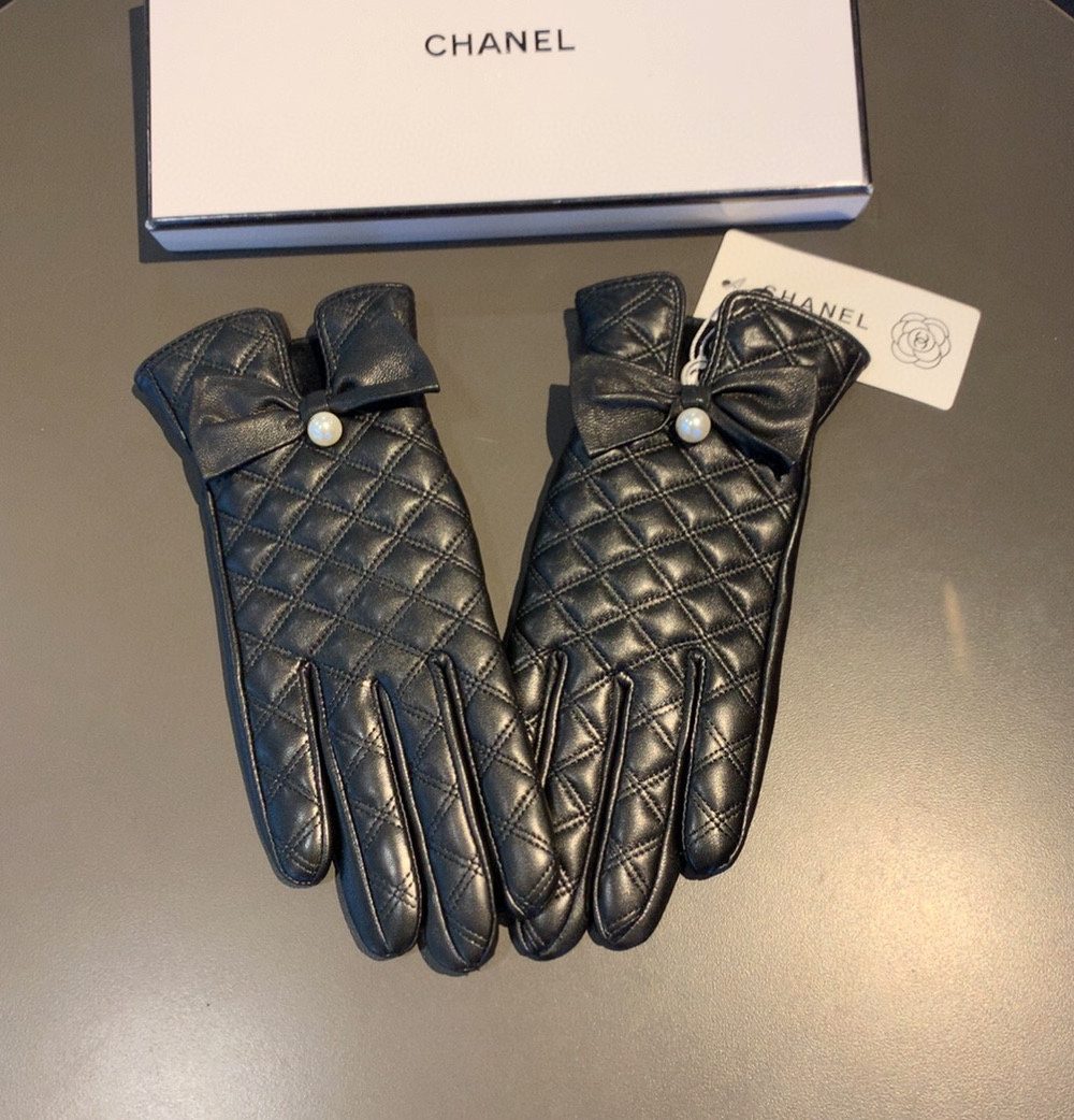 Chanel Gloves In Black