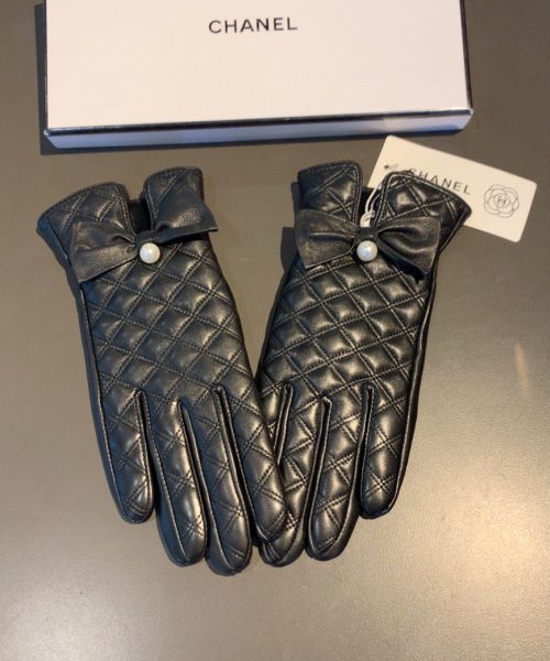Chanel Gloves In Black