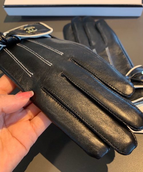 Chanel Gloves In Black