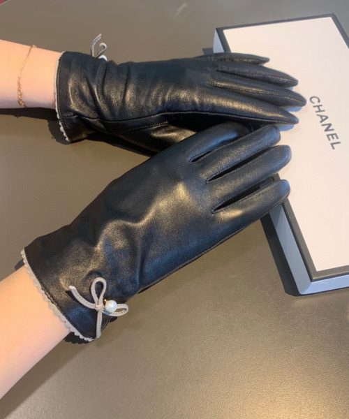 Chanel Gloves In Black