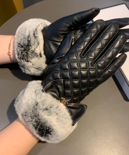 Chanel Gloves In Black