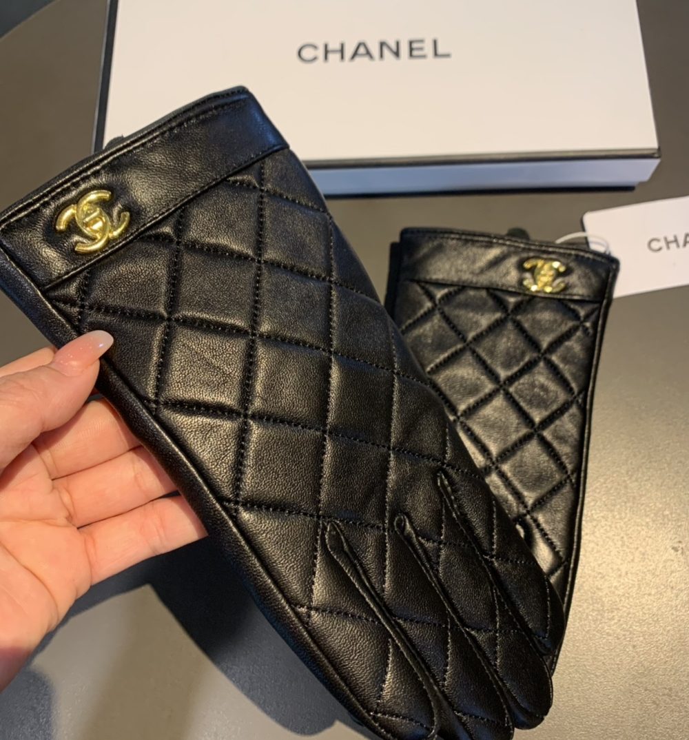 Chanel Gloves In Black