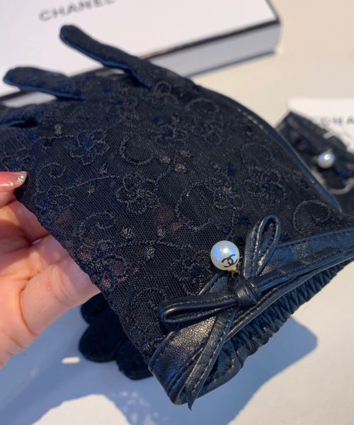 Chanel Gloves In Black