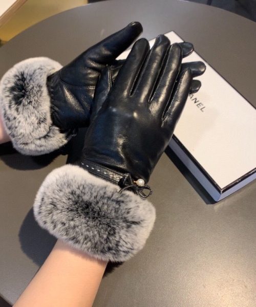 Chanel Gloves In Black