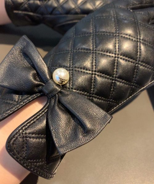 Chanel Gloves In Black