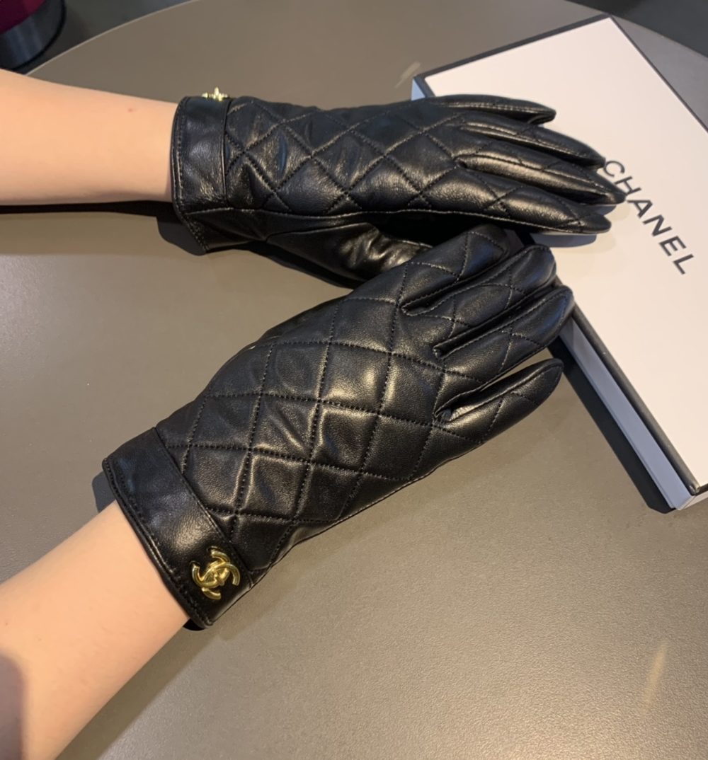 Chanel Gloves In Black