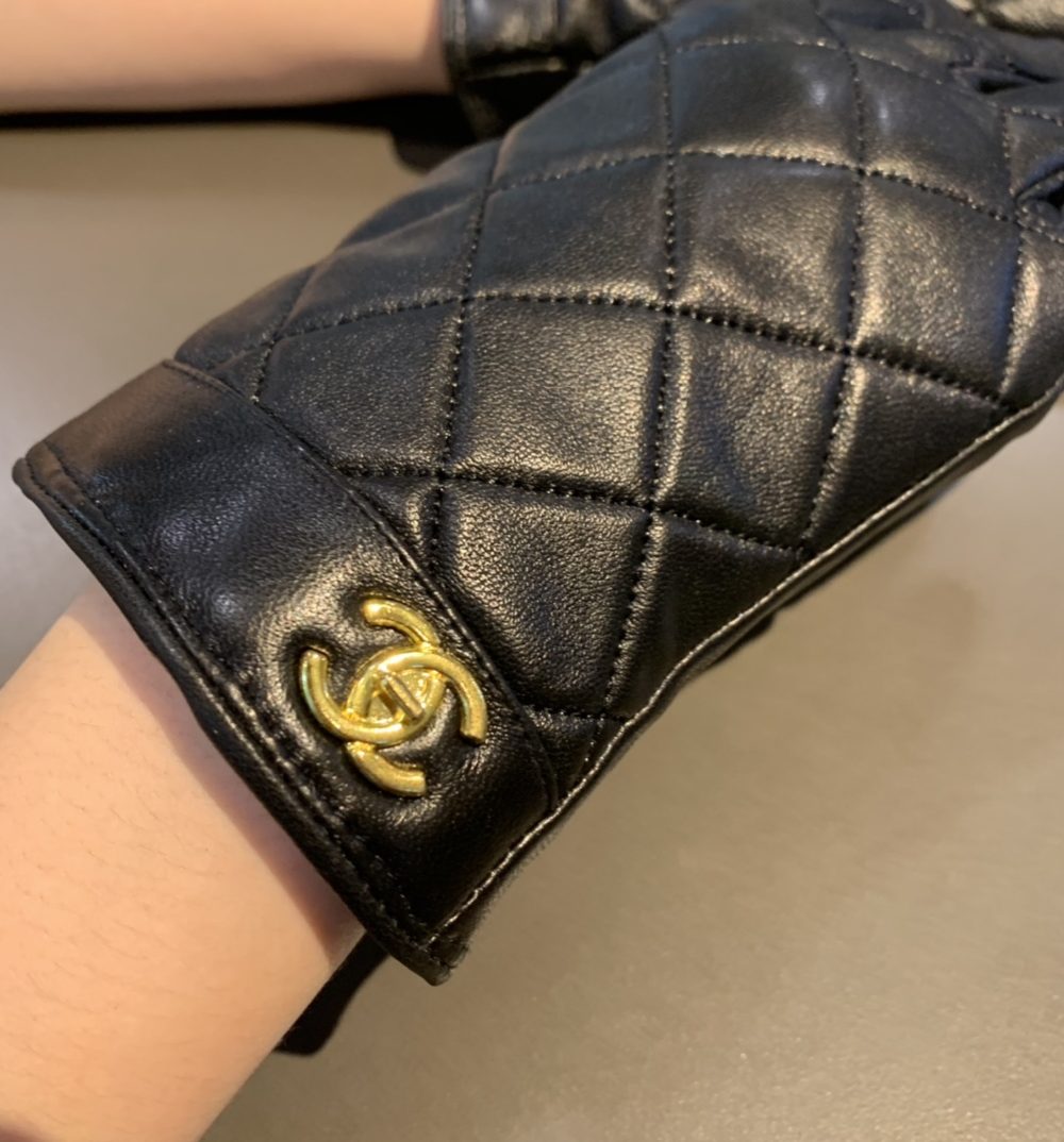 Chanel Gloves In Black