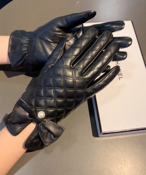 Chanel Gloves In Black