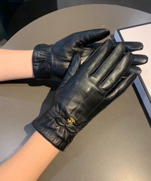Chanel Gloves In Black